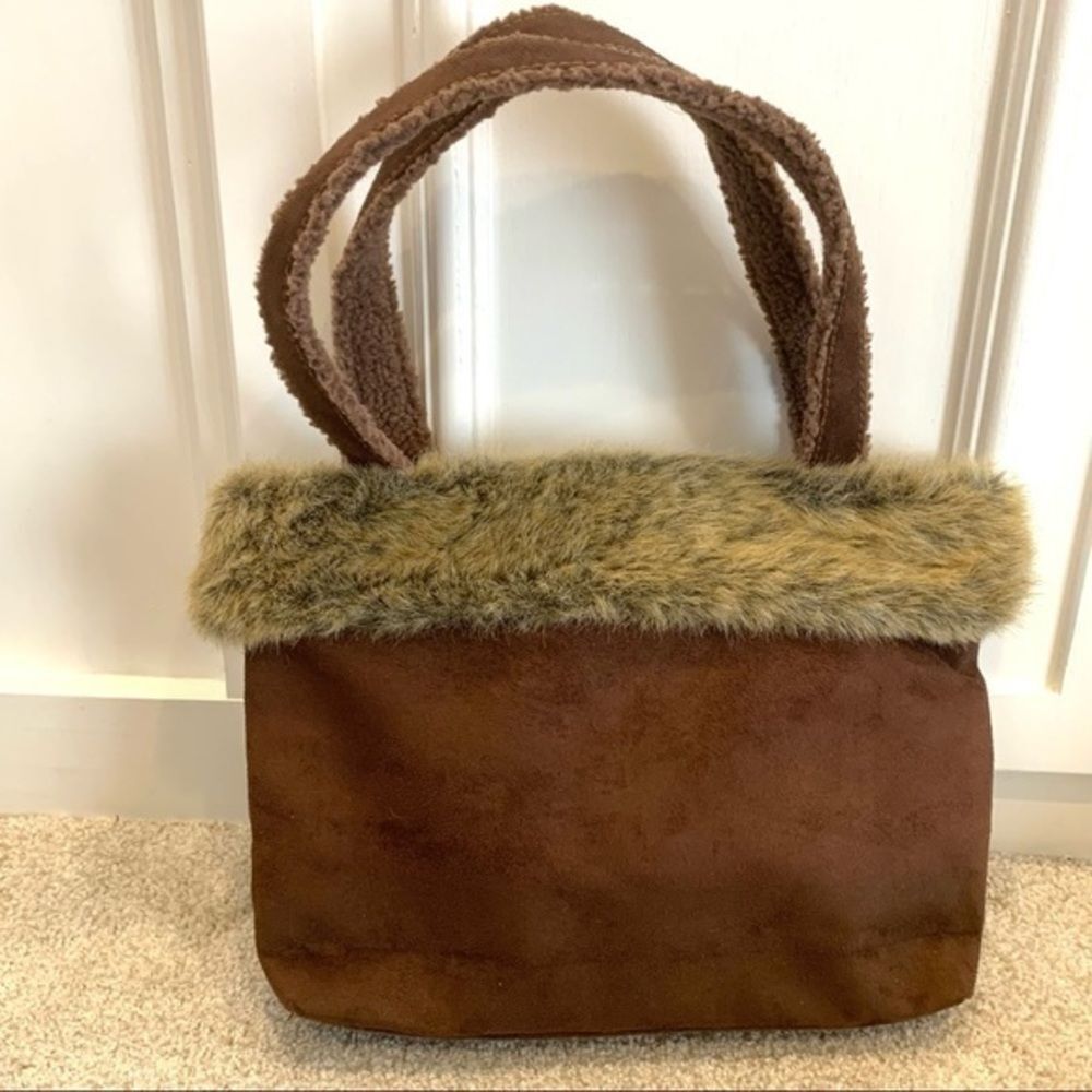 Bath & Bodywork’s Brown Faux‎ Fur Purse - Picture 8 of 15